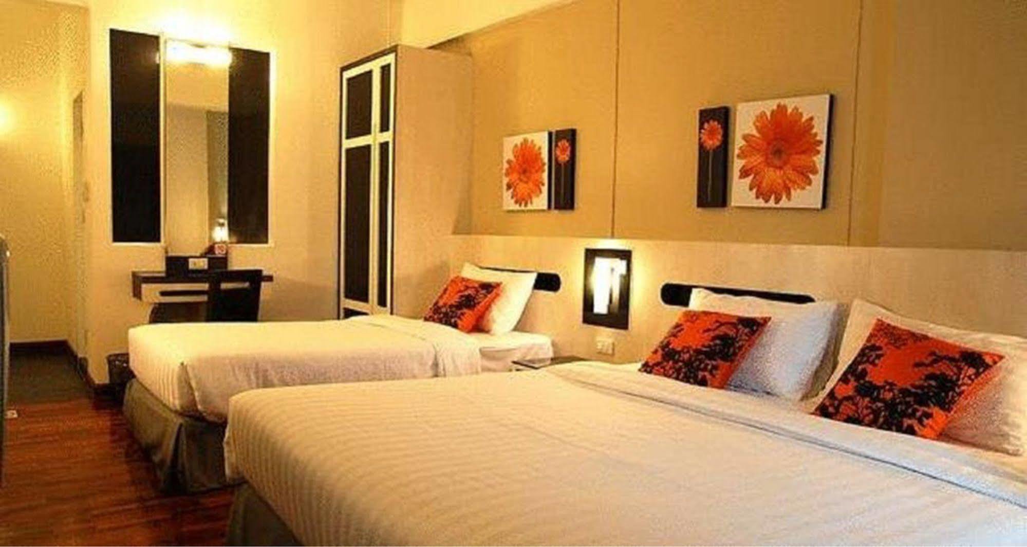 The Inn Saladaeng Bangkok Esterno foto